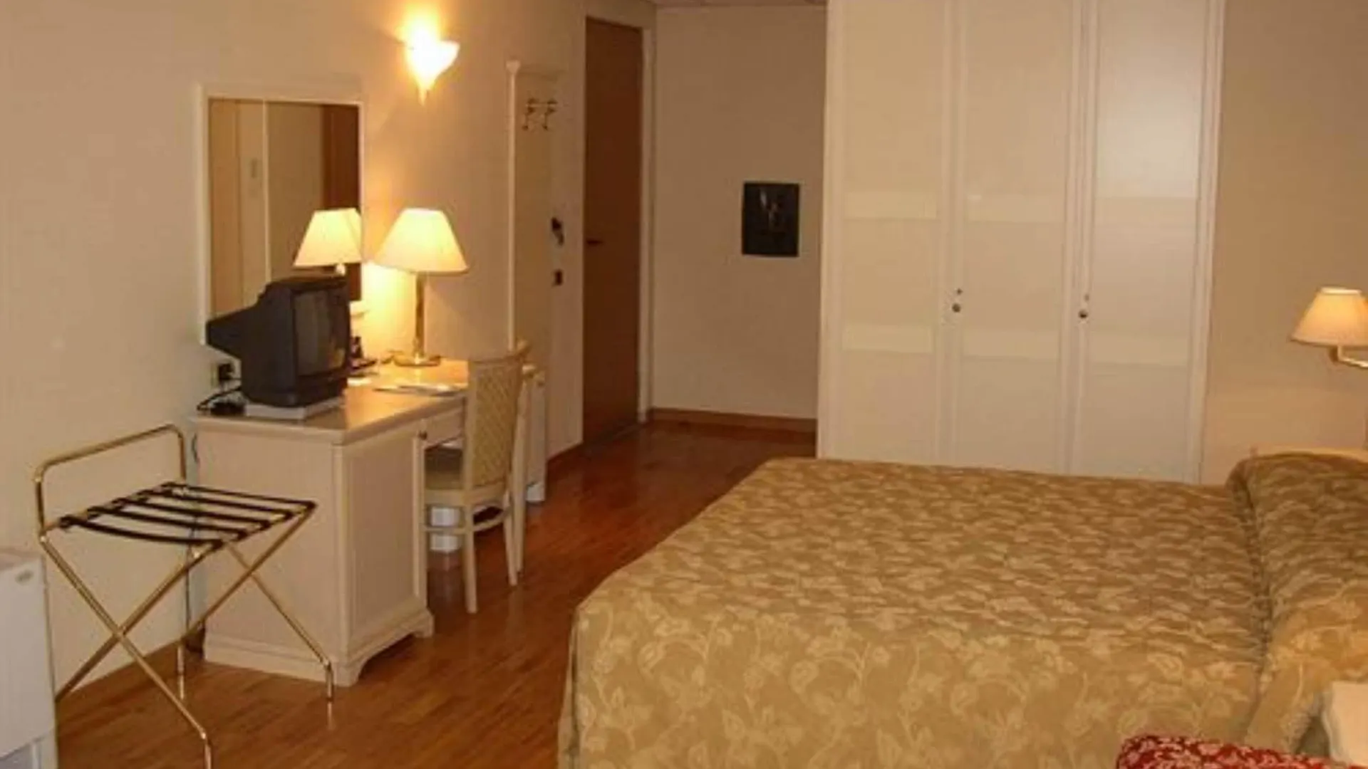 ***  Hotel Terminal Milano İtalya