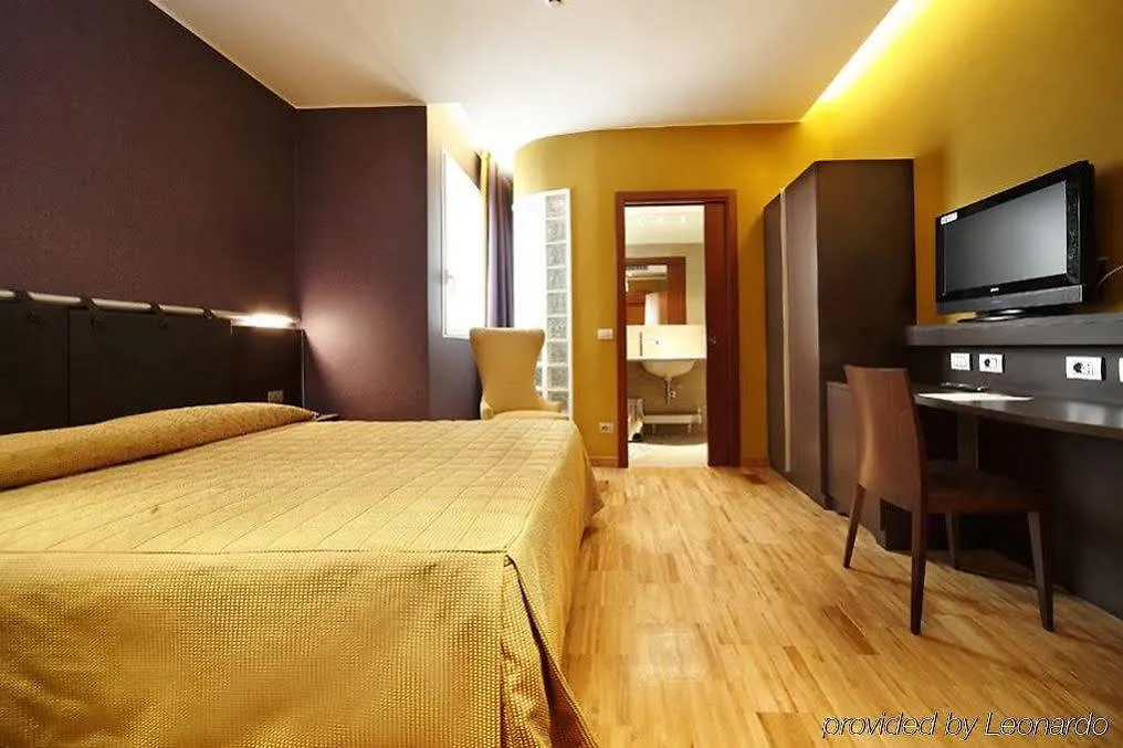 ***  Hotel Terminal Milano İtalya