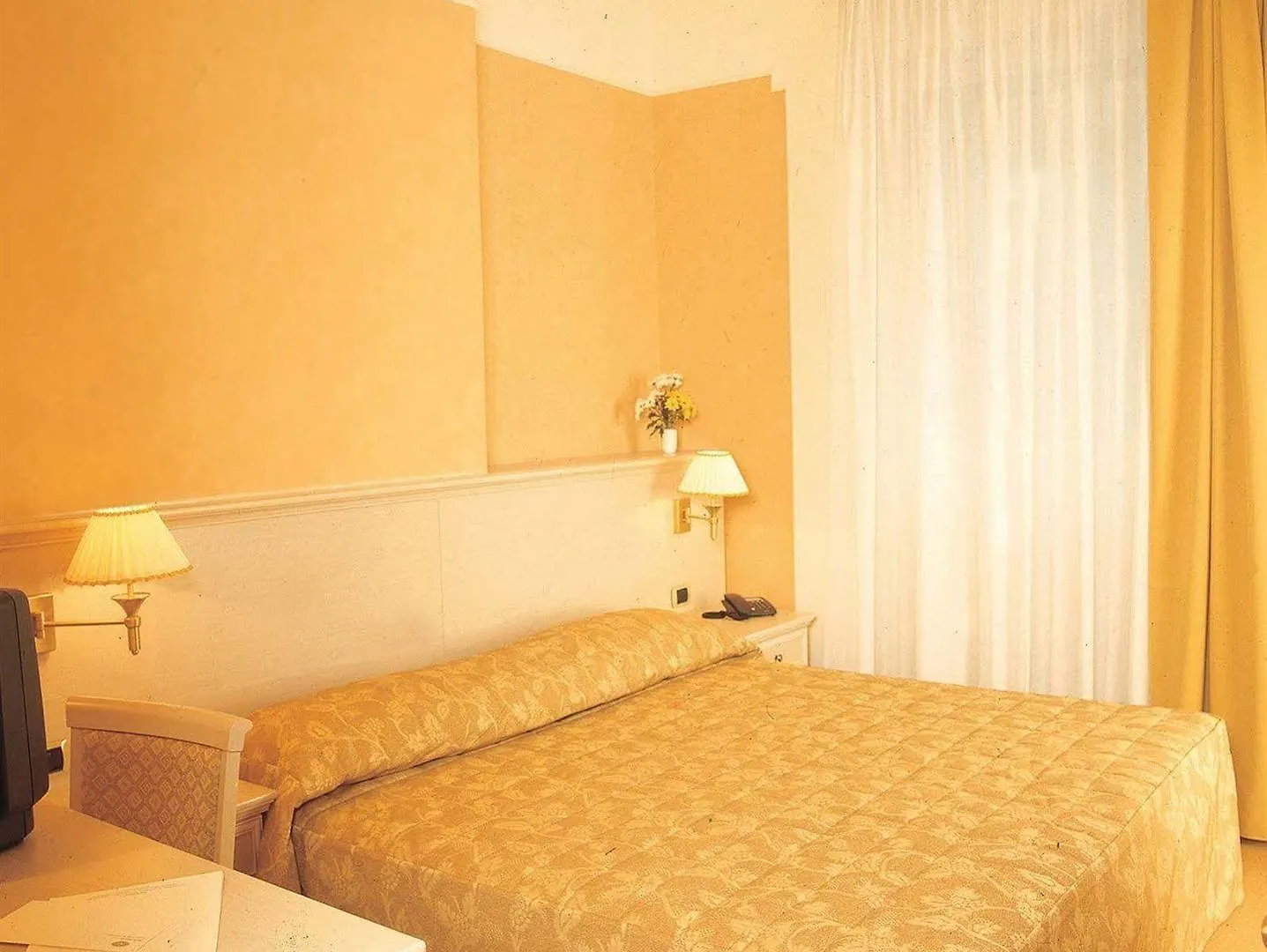 ***  Hotel Terminal Milano İtalya