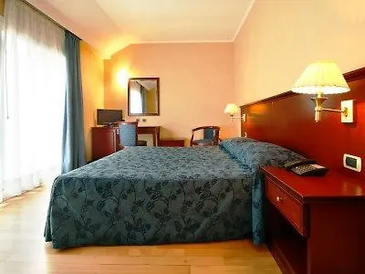 ***  Hotel Terminal Milano İtalya
